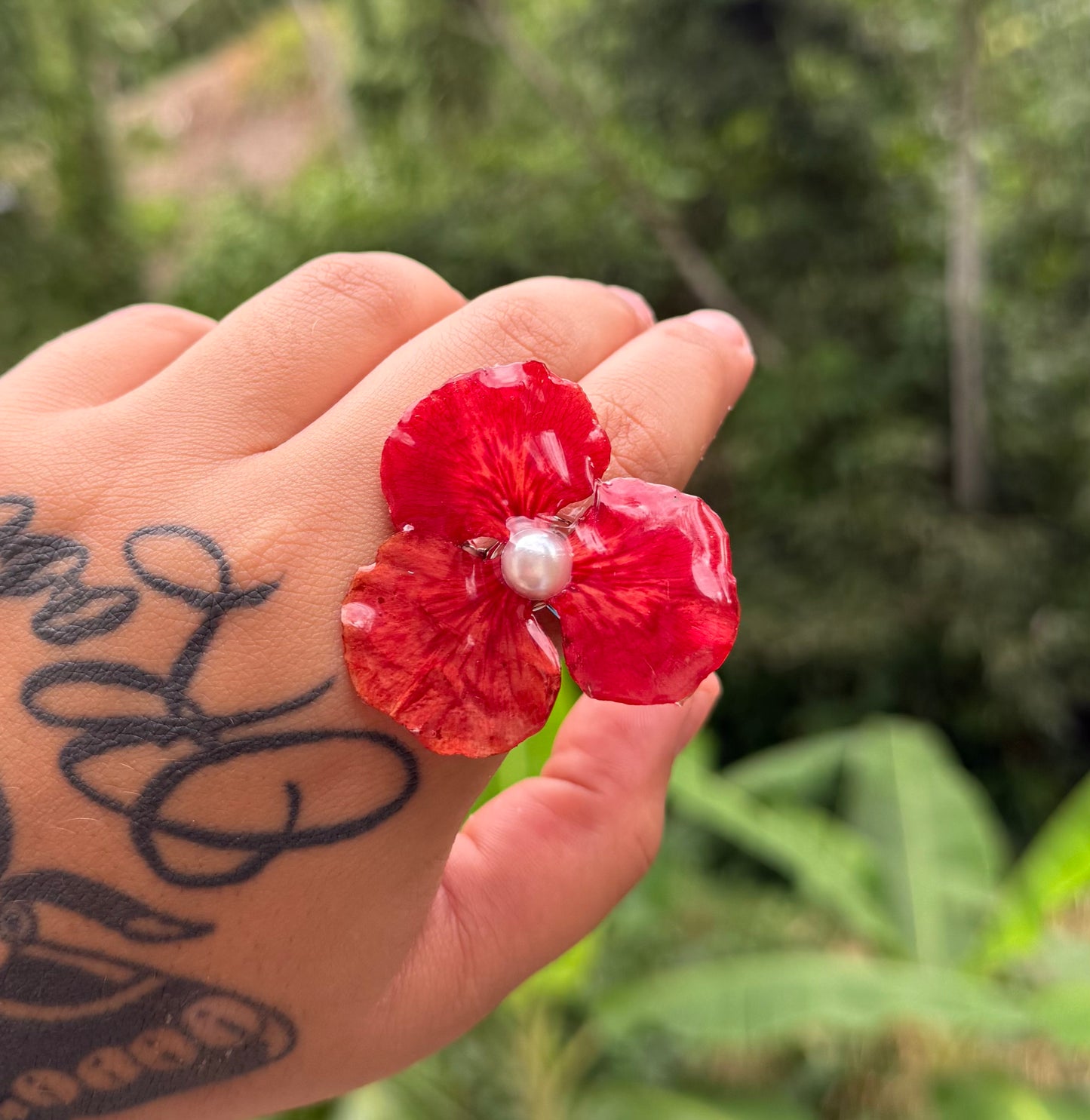 Set de flamboyan rojo con perlas