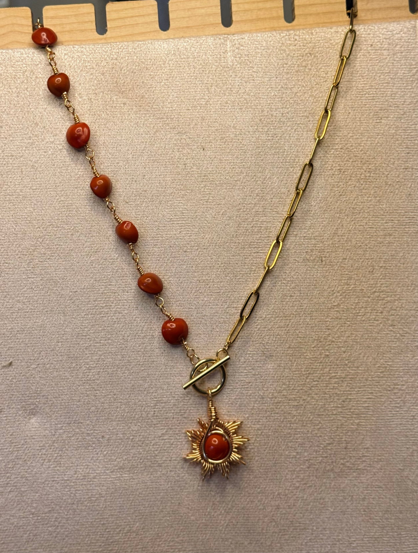 Cadena alambrada de granate
