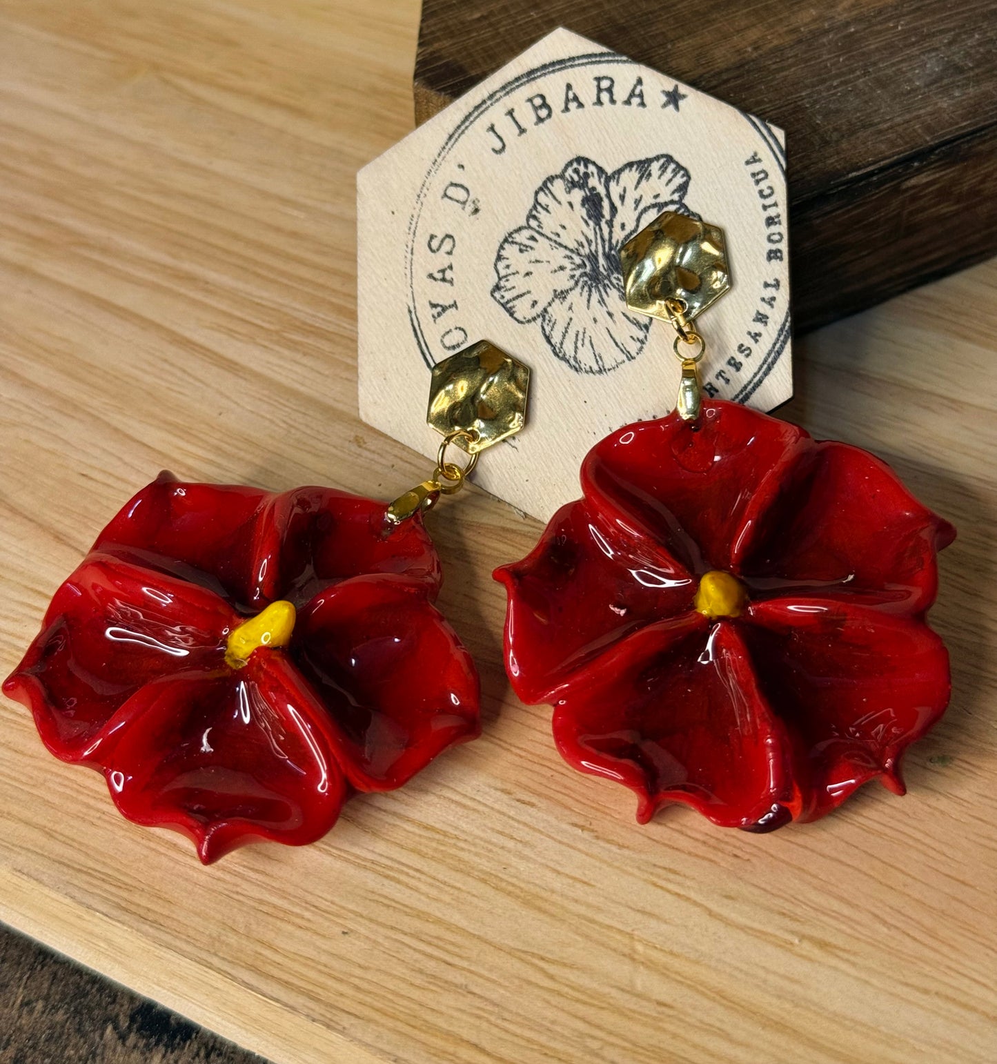 Pantallas de flor roja