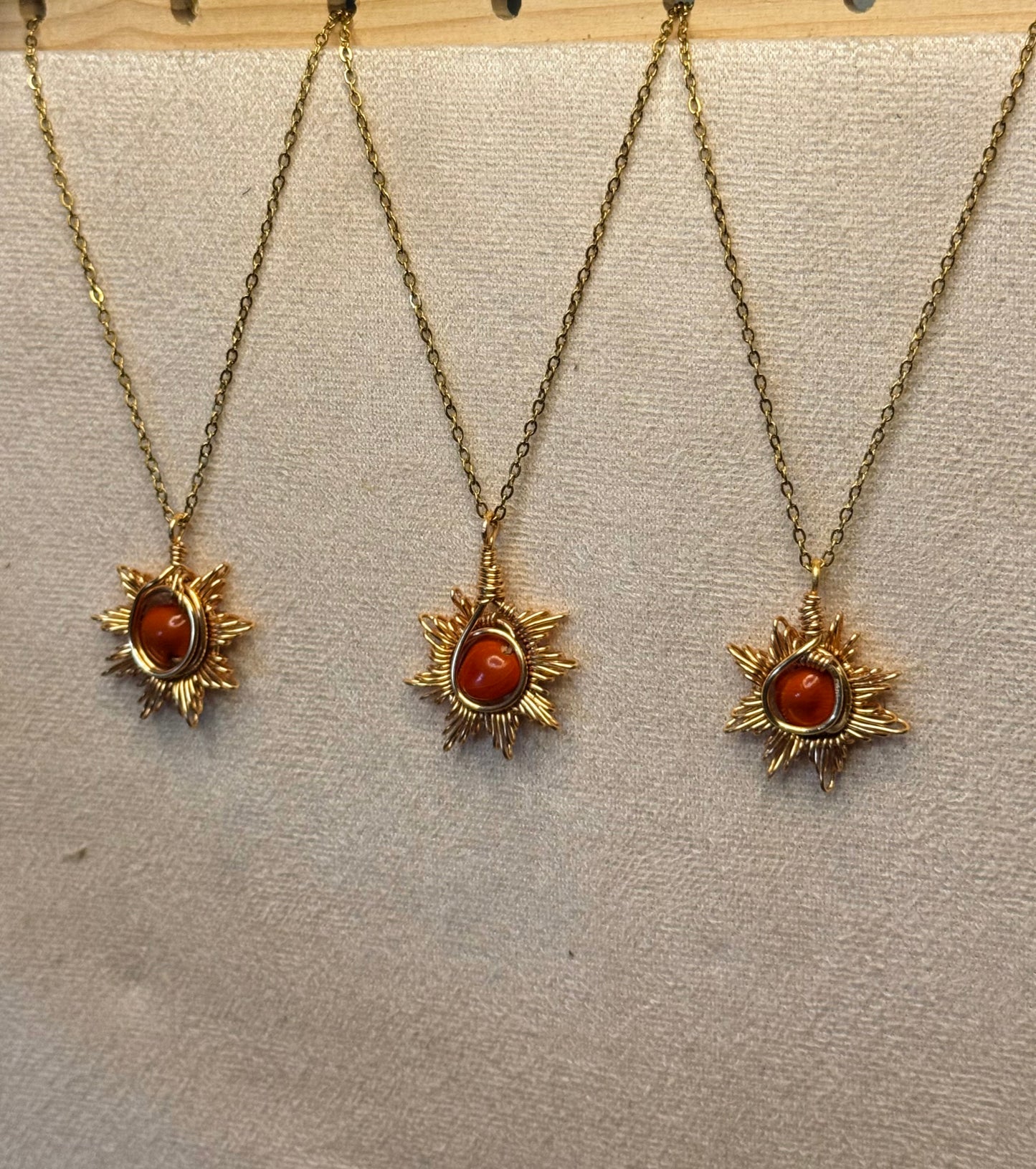 Sol boricua alambrado a mano