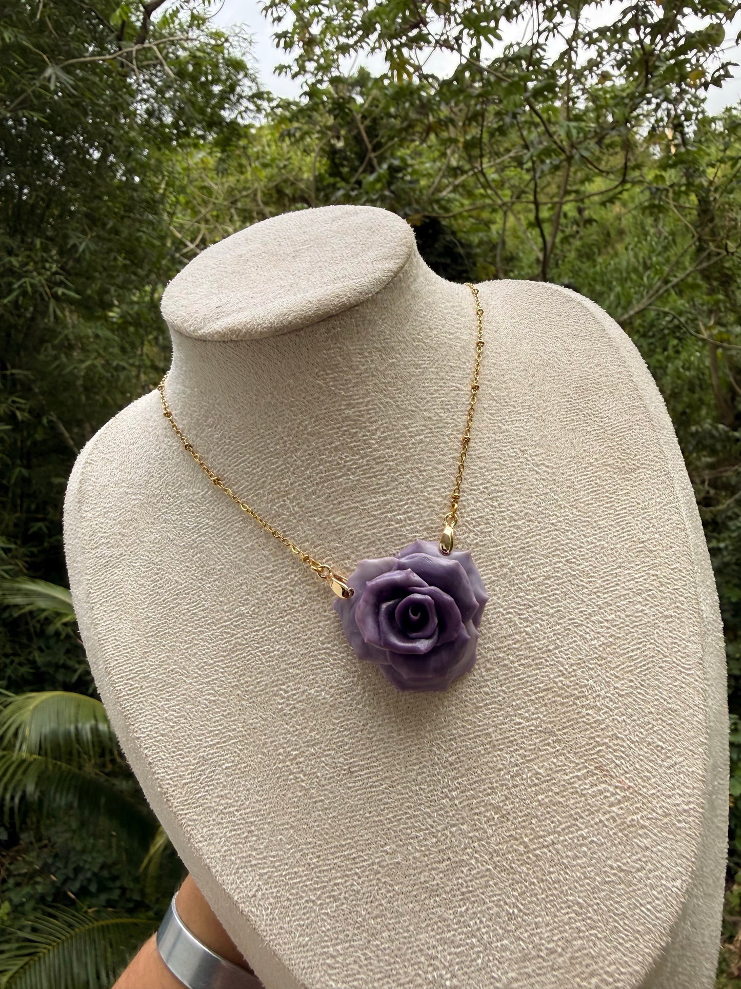 Collares de rosas grandes