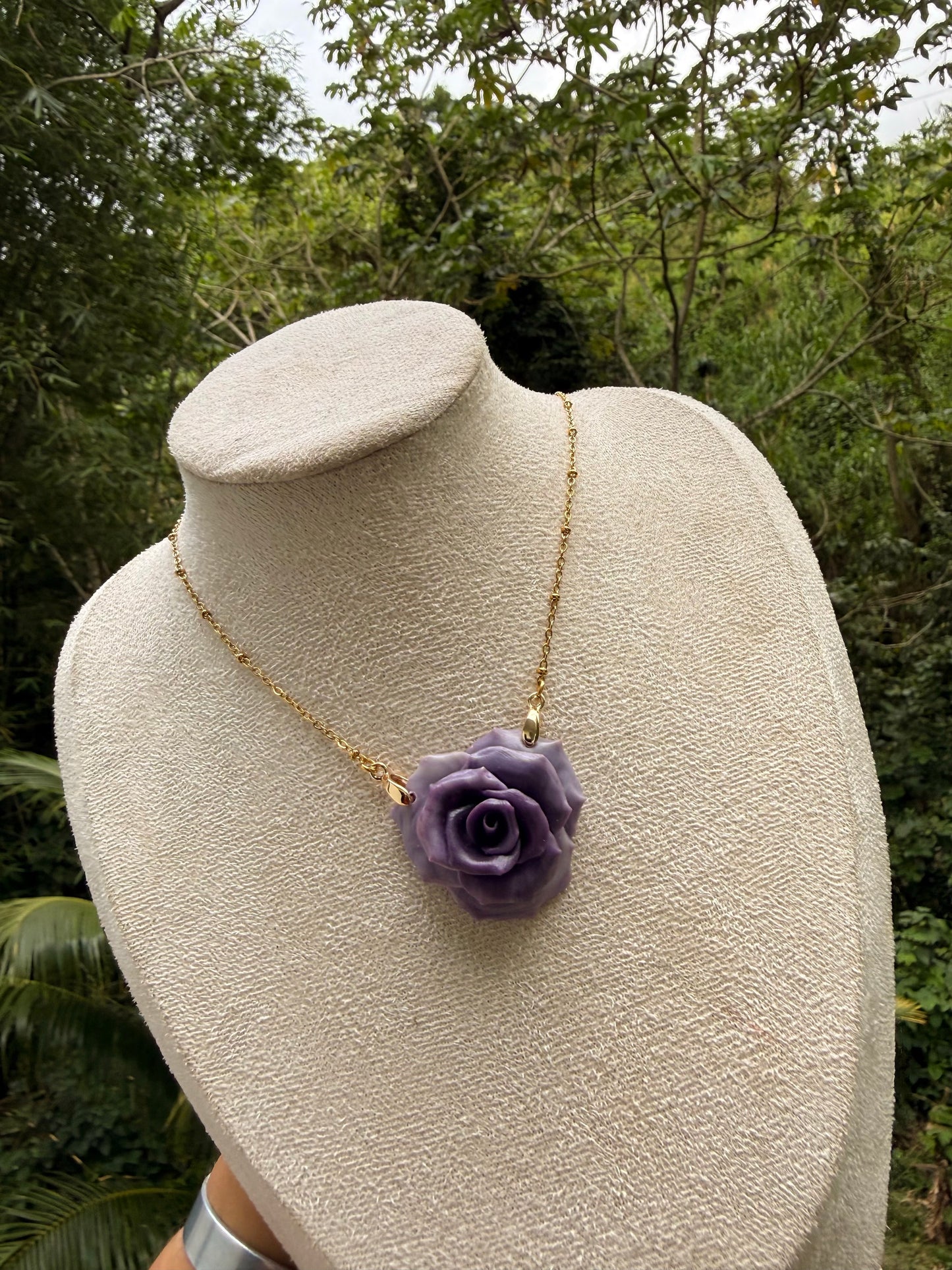 Collares de rosas grandes
