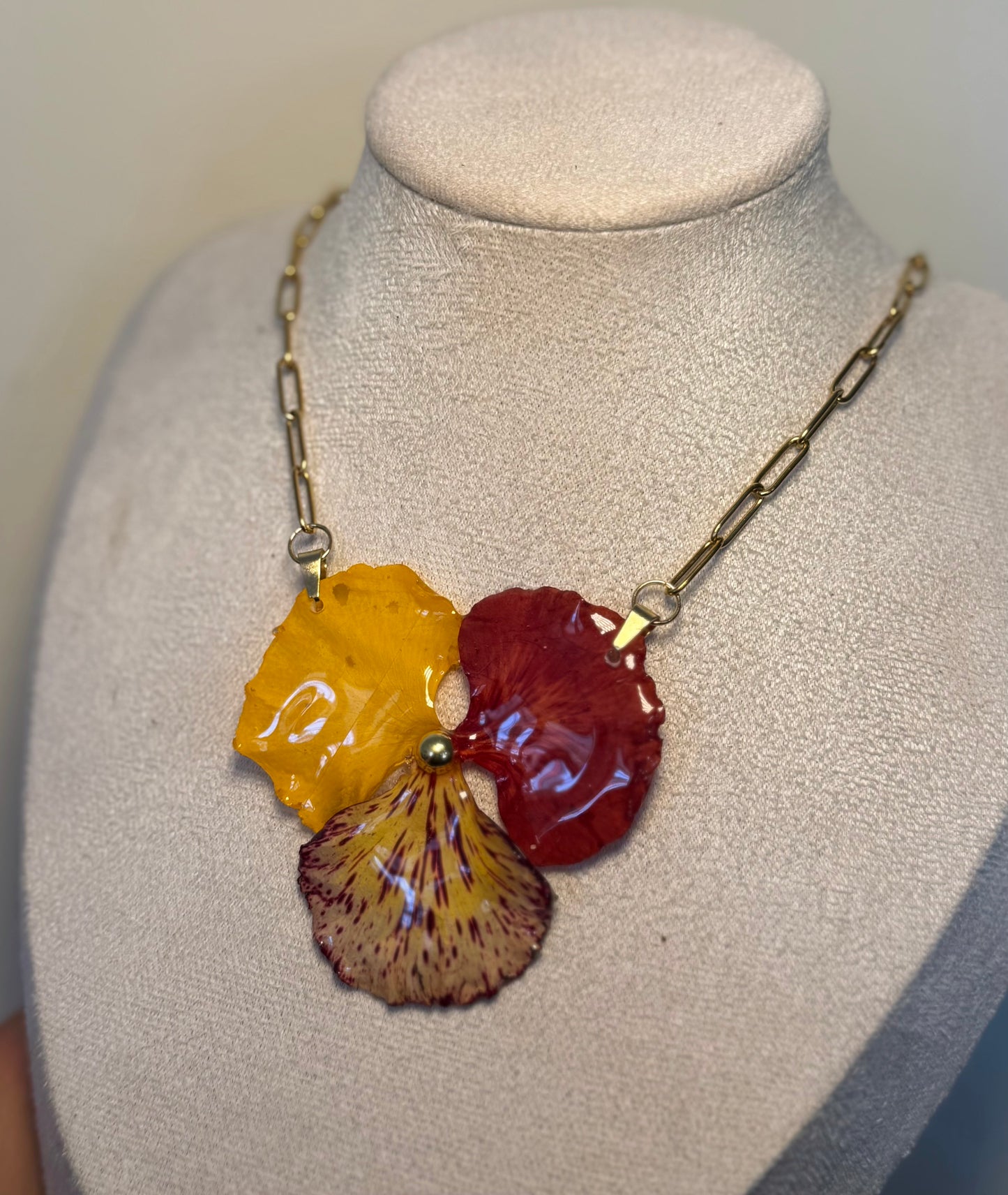 Cadena de flamboyan triple petalos