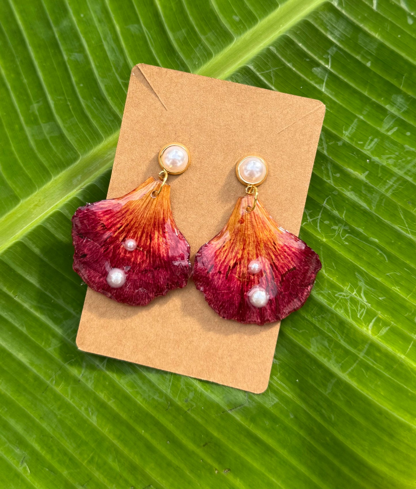 Pantallas de petalo pinto y perlas