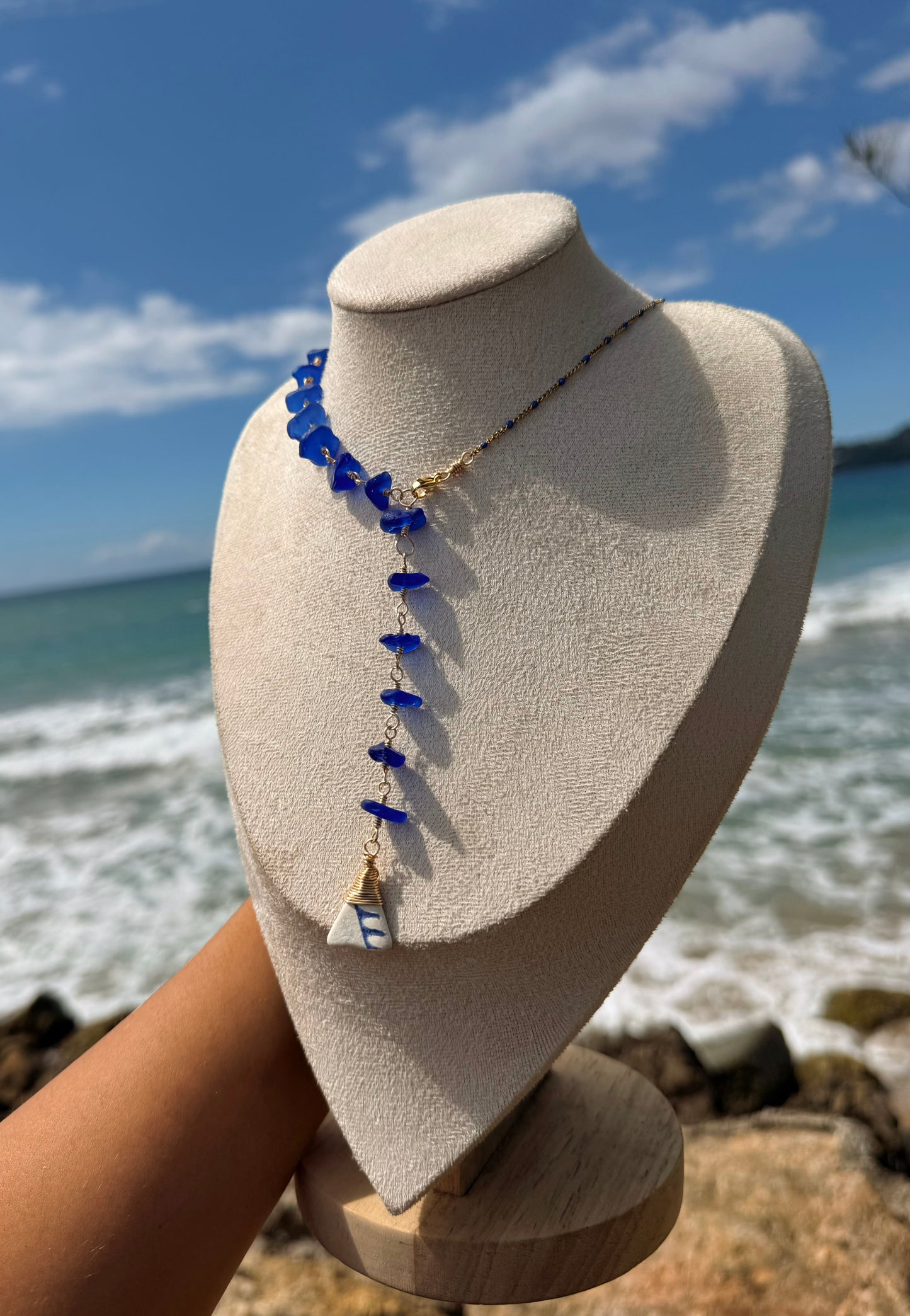 Cadena de azul cobalto de mar
