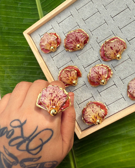 Sortija de flamboyan modelo concha