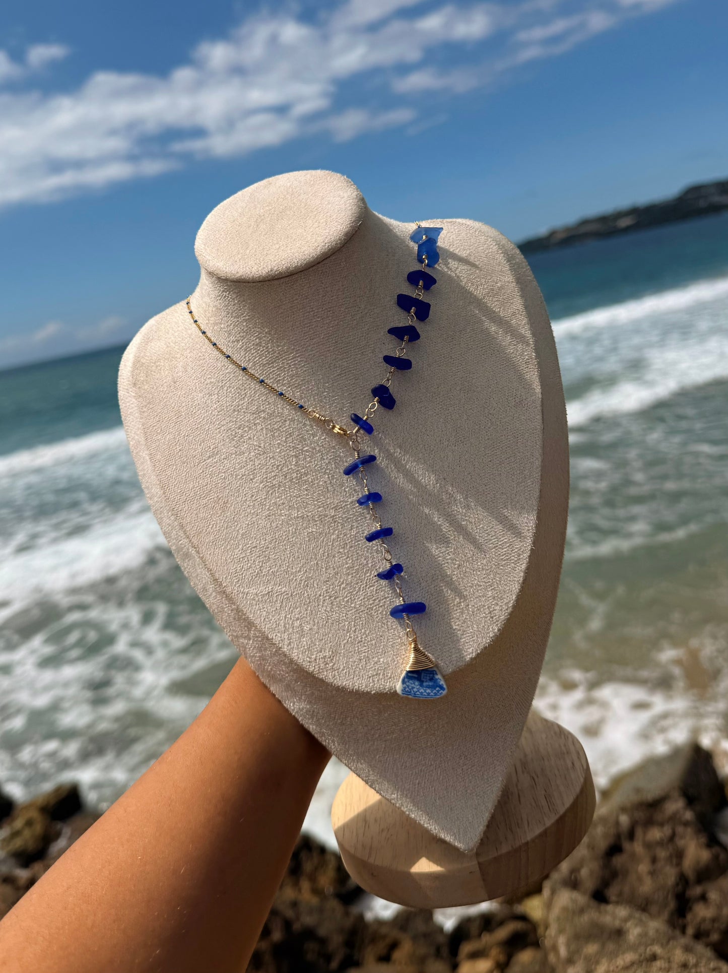 Cadena con china glass y cristales azules