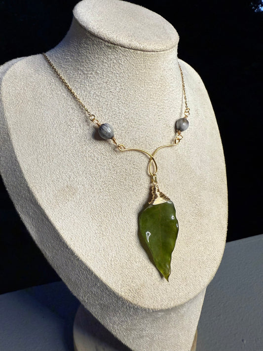 Cadena de pascua verde alambrada