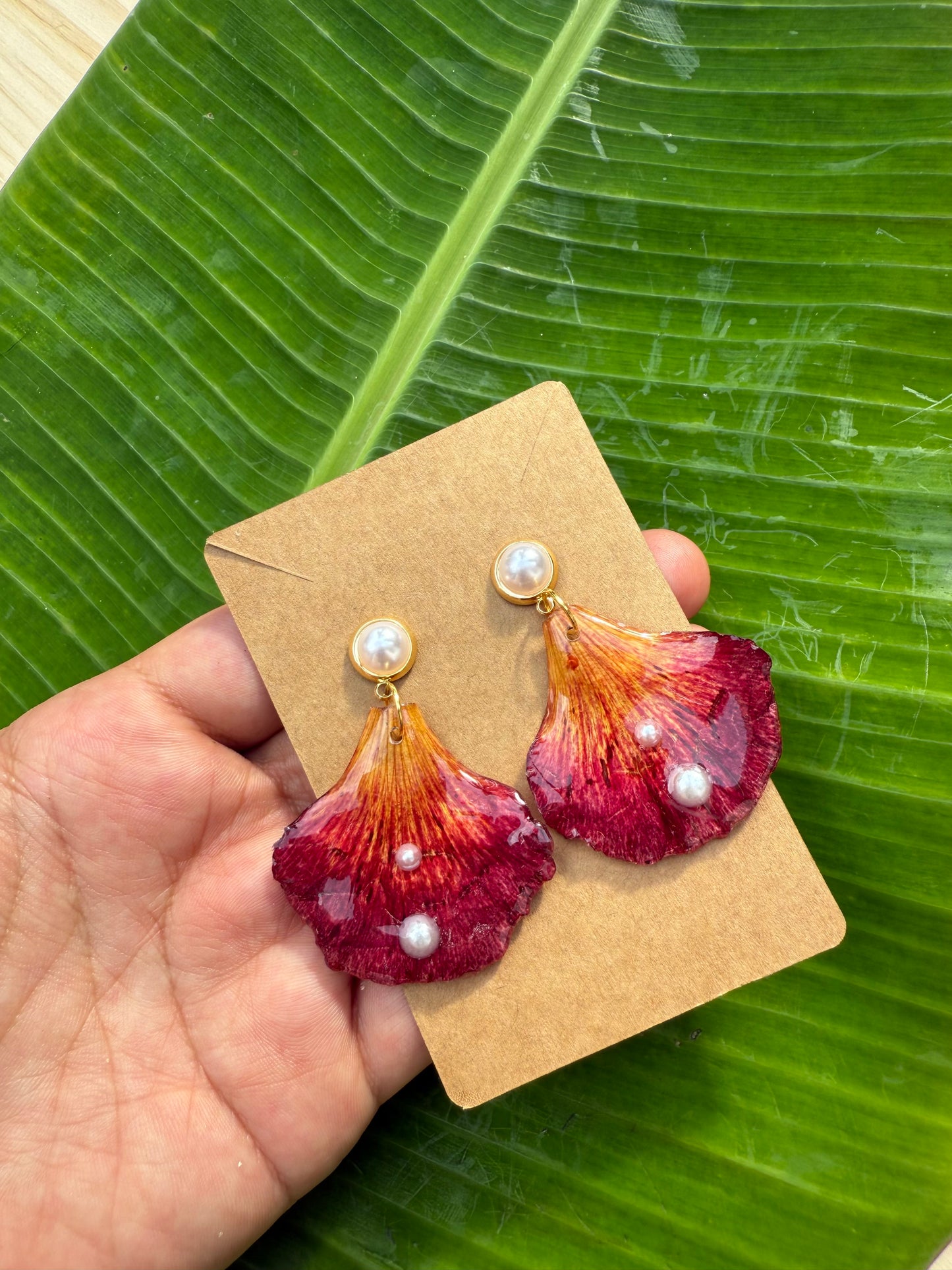 Pantallas de petalo pinto y perlas