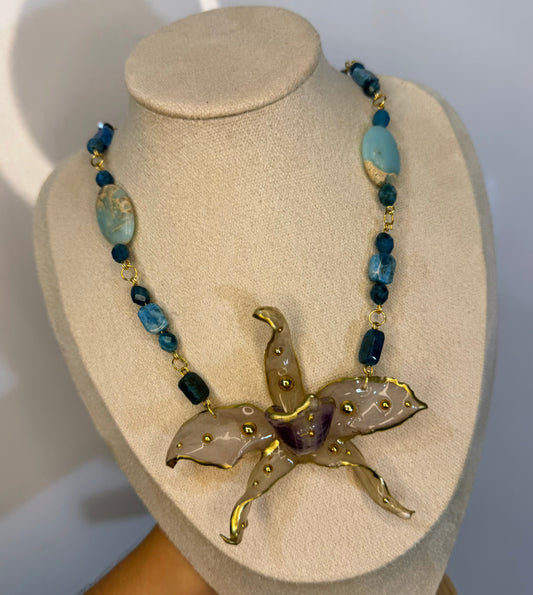 Orquideas y con apatitas azules