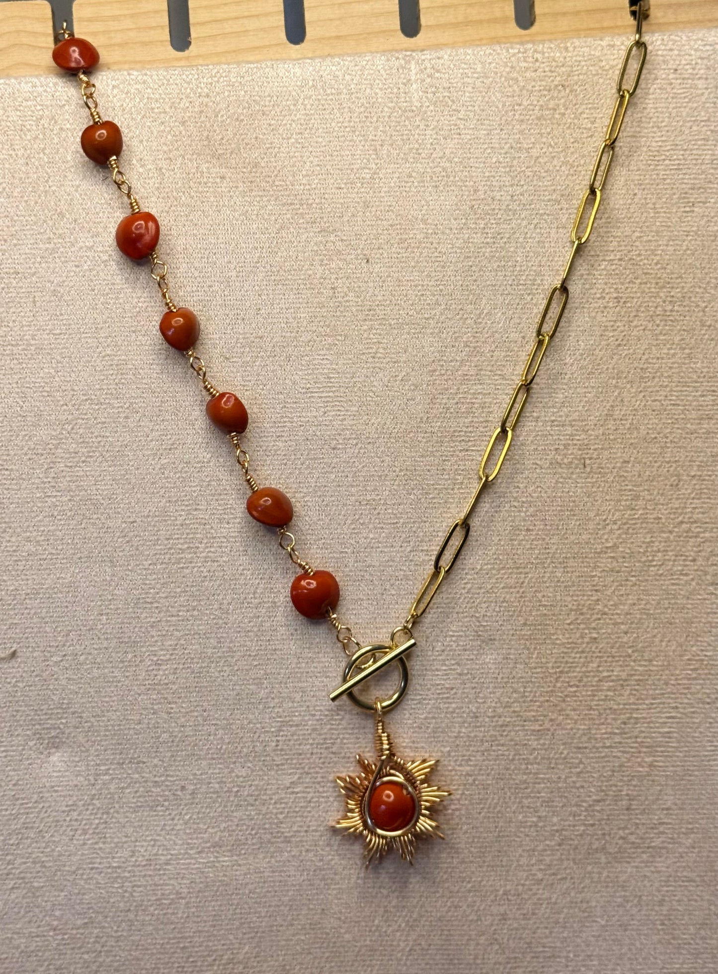 Cadena alambrada de granate