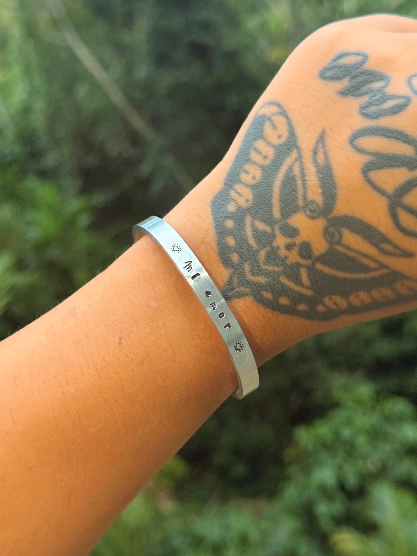 Pulsera de aluminio personalizada • Estampada a mano