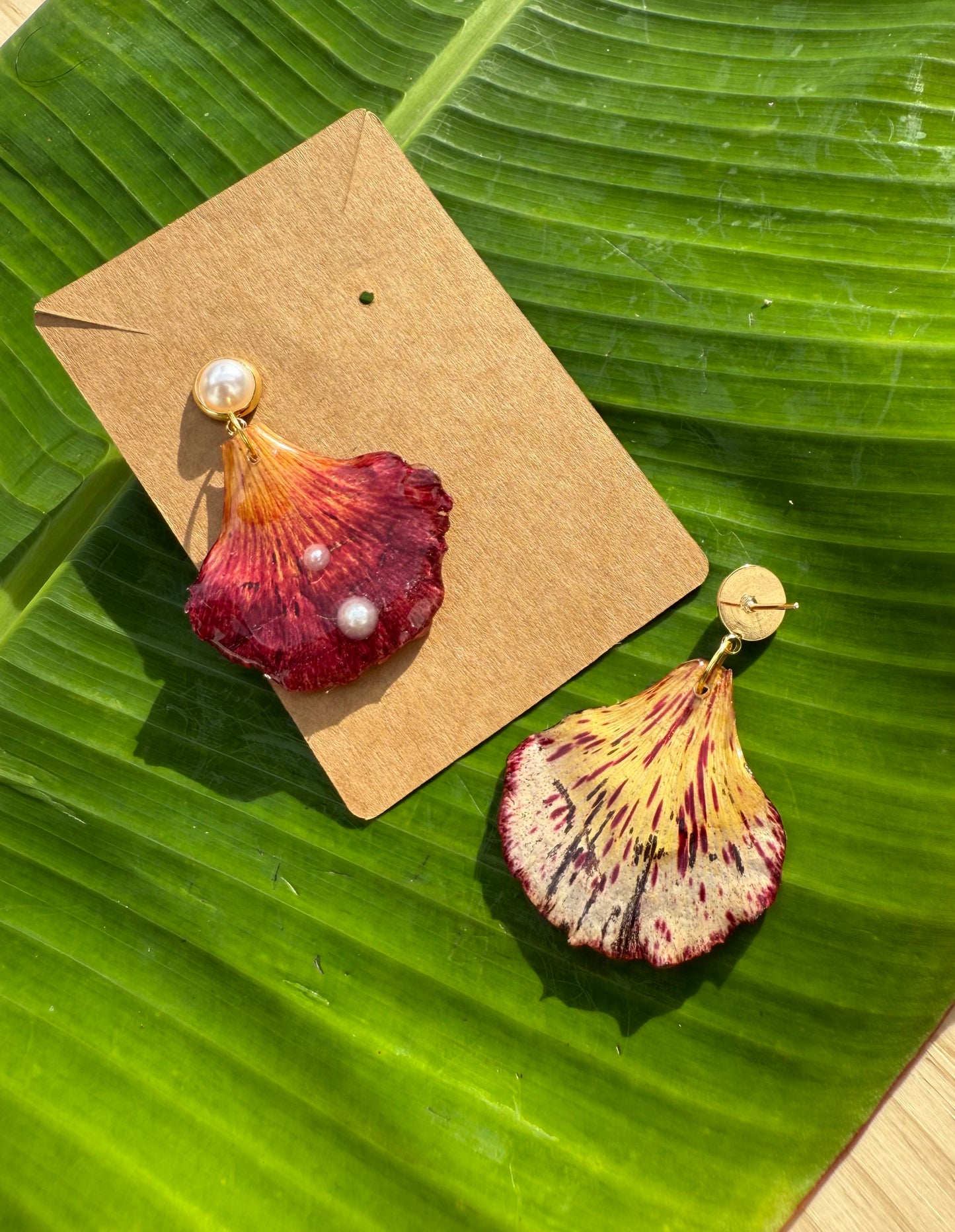 Pantallas de petalo pinto y perlas