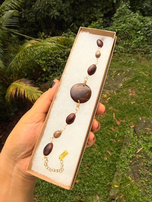 Pulsera de coco y semillas de la isla