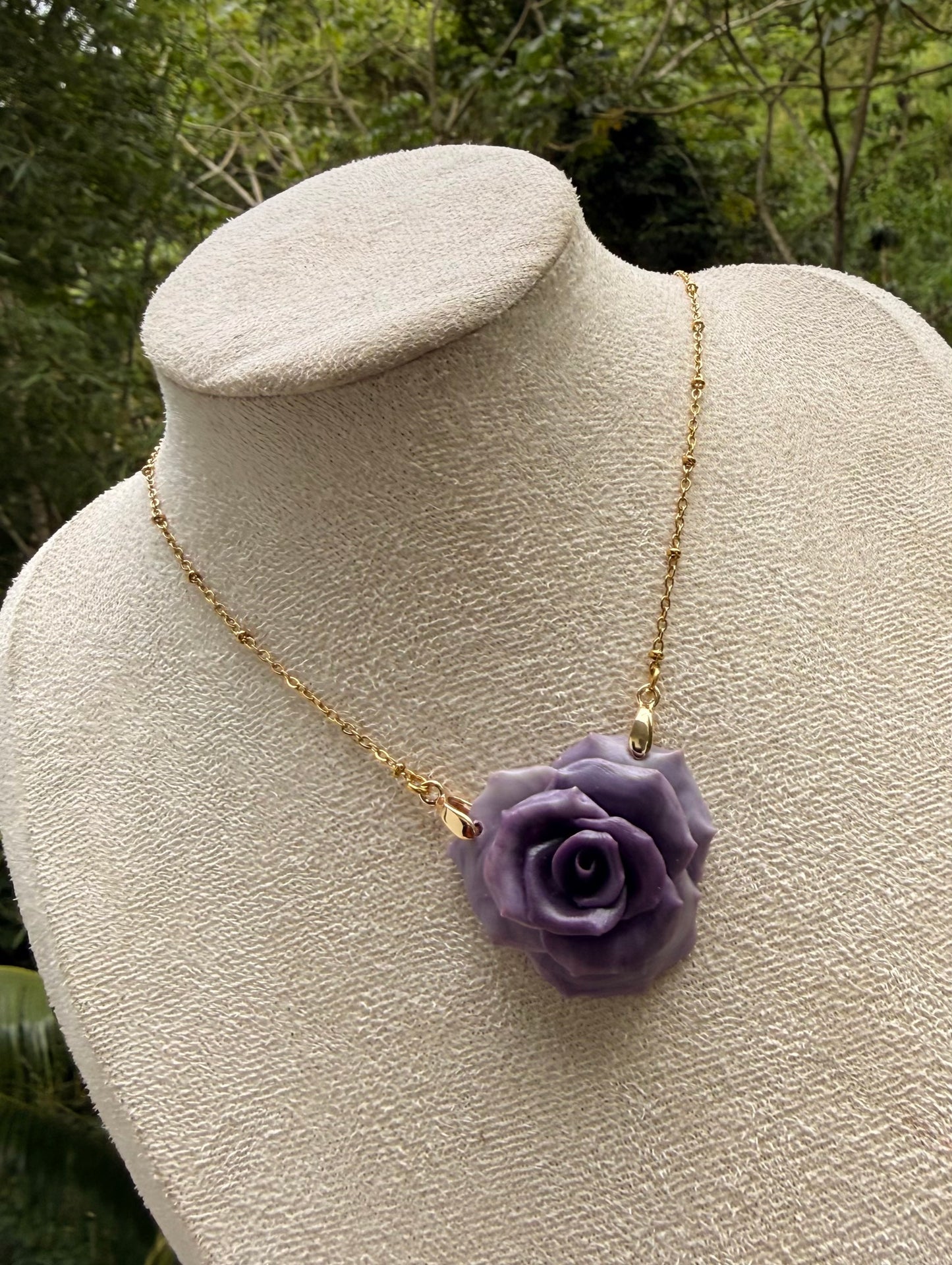 Collares de rosas grandes
