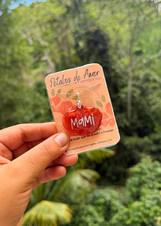 Collar “Mami” en plateado de amor