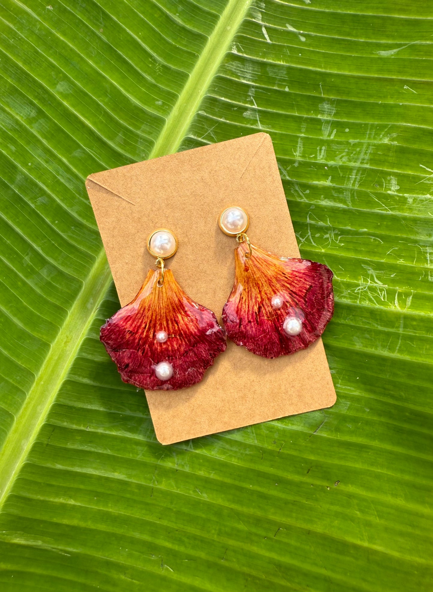 Pantallas de petalo pinto y perlas