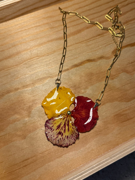 Cadena de flamboyan triple petalos